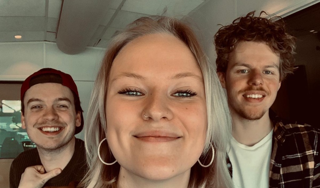 BACKSTAGE: Sanne bij Mattie & Marieke